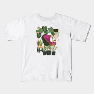 Cat sitting in a cozy chair Kids T-Shirt